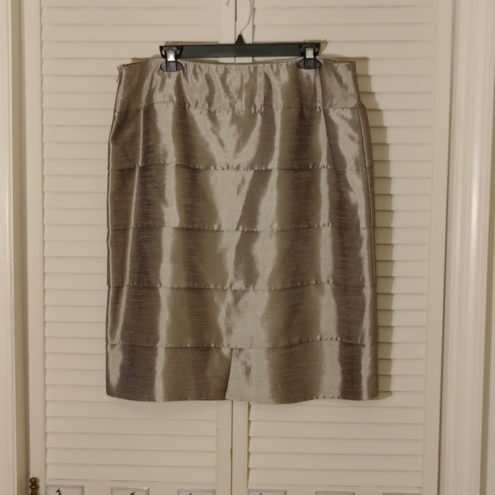 Kasper Metallic Silver Skirt Suit - Picture 11 of 15